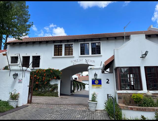 1 BEDROOM APARTMENT FOR SALE IN BRYANSTON